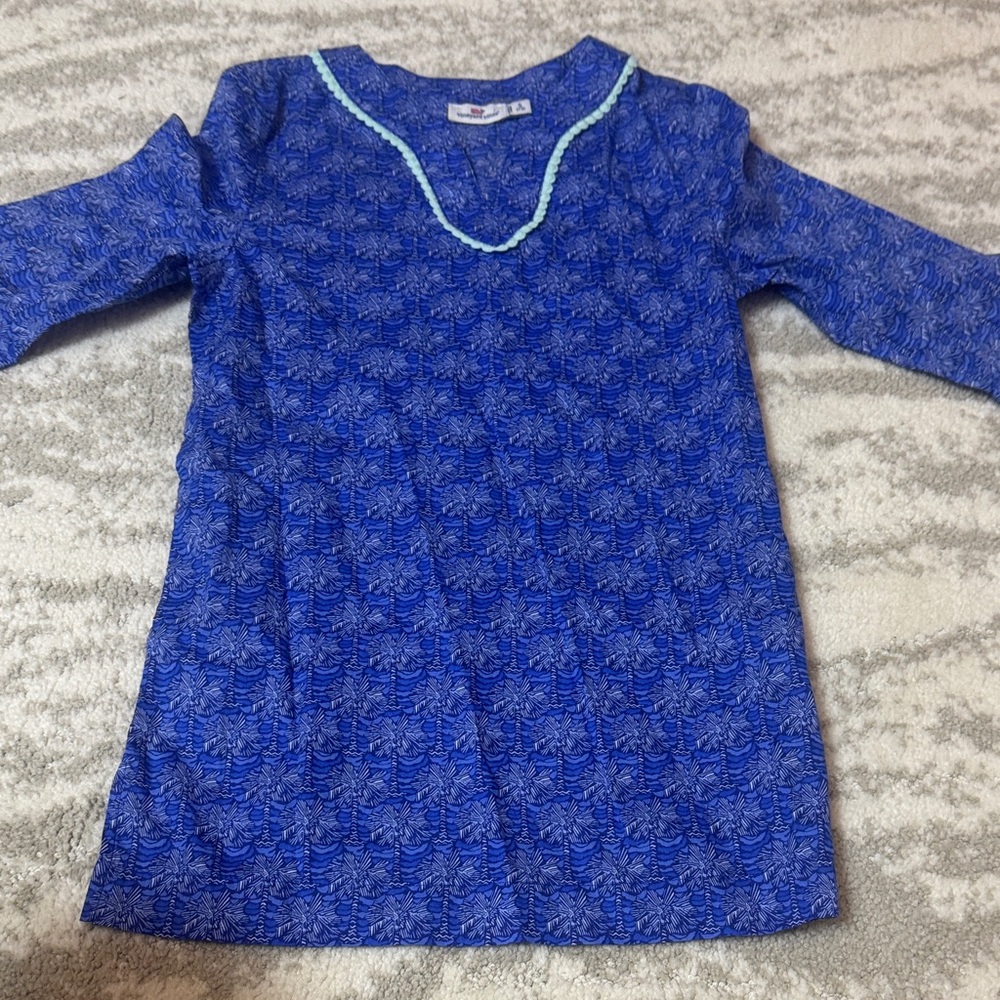 Vineyard Vines Blue and White Patterned Top